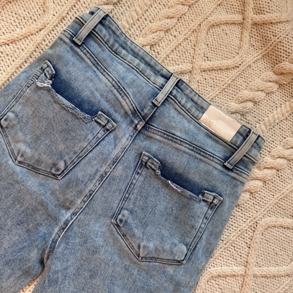 Paige Premium Denim - Ultra High Rise Cindy w/ Raw Hem in Mariska, Size 27 - Picture 5 of 9